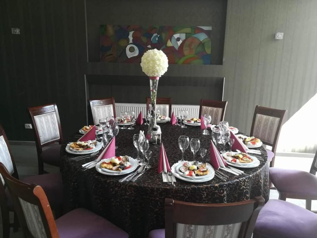 Casa Achim Hotell Baia Mare Exteriör bild