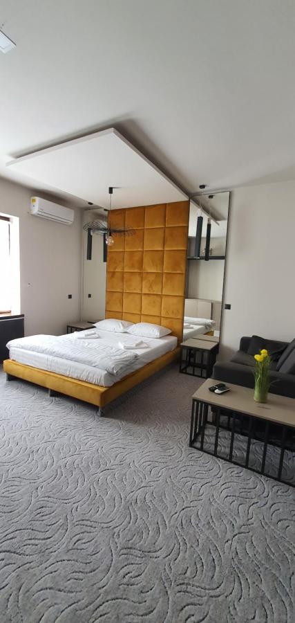Casa Achim Hotell Baia Mare Exteriör bild