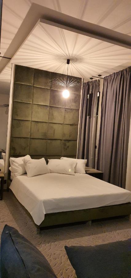 Casa Achim Hotell Baia Mare Exteriör bild